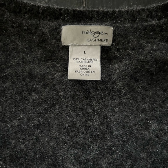 V-Neck Cashmere Sweater - Picture 7 of 8